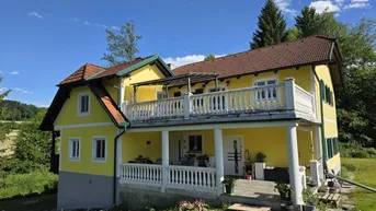 Expose Alleinlage! Ruhiges Mehrfamilienhaus mit 2 Wohneinheiten!