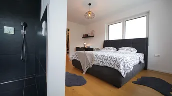 Expose Moderner Neubau mit vielen Fensterflächen