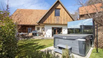 Expose Alt trifft Neu! Neuwertiges Landhaus mit Sauna und Whirlpool!