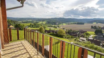Expose Ruhiges Zweifamilienhaus mit traumhafter Aussicht!