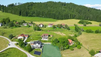 Expose Naturnahes Wohnen in Ruhelage auf 900 m Seehöhe – Bauland mit Panorama in Traumlage