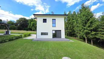 Expose Erstbezug! Modernes Einfamilienhaus mit guter Ausstattung!