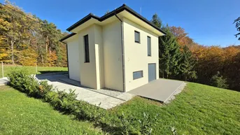 Expose Lichtdurchflutetes Neubauhaus im Grünen!