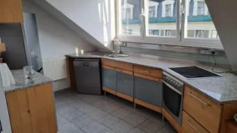 Expose Dachgeschosswohnung gegenüber von Schloss Hetzendorf 