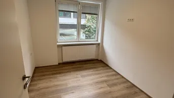 Expose Charmante 2-Zimmer-Mietwohnung in Jenbach: Zentral gelegen, Komfortabel und Einladend