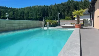 Expose Luxuriöses Wohnen...Traumhafte EG-Wohnung mit Pool und Teich ‍♀️ 