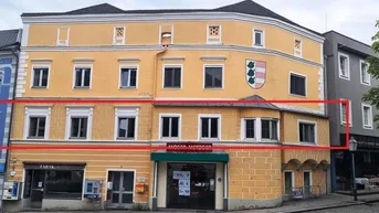 Expose Großzügige Altbau - Wohnung 1 Stock - wohnen im Zentrum !