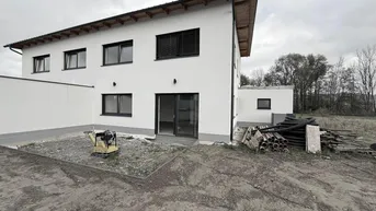 Expose Erstbezugstraum mit Garten &amp; Garage: 159m² DHH in St. Florian am Inn, Oberösterreich für 440.000,00 €