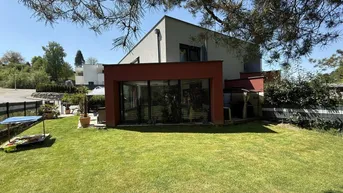 Expose Architektonische Doppelhaushälfte am Waldrand 