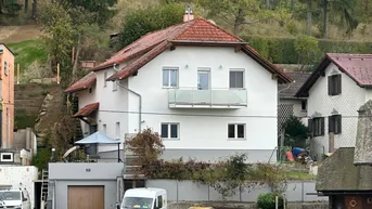 Expose Zweifamilienhaus mit zwei separaten Wohneinheiten in ruhiger Lage nahe der Feldaist!