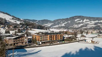 Expose Neubauapartment zur touristischen Vermietung mit Balkon und Pool in Kirchberg