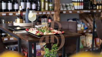 Expose Beliebt, belebt, besonders: Ein Bistro mit Flair, kulinarischer Vielfalt &amp; treuer Stammkundschaft