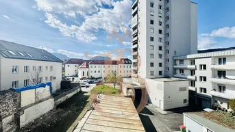 Expose Charaktervolles Wohnen auf 120 m² - Rohdiamant im Altbau in begehrter Innenstadt Lage