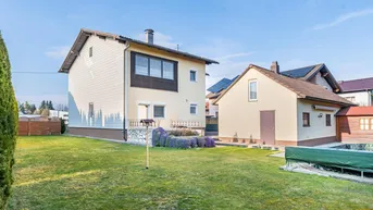Expose Großzügig dimensioniertes Familienhaus in ruhiger Siedlungslage in Thalheim