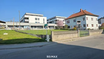 Expose Zentrale Wohnlage – Großzügig bebaubares Grundstück mitten im Ort