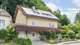 Expose Lichtdurchflutet &amp; liebevoll gepflegt – Einfamilienhaus in Traumlage
