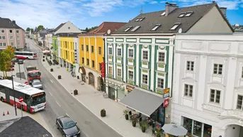 Expose Anlageimmobilie 4,3% Rendite - Zinshaus-Anteil eines Wohn- und Geschäftshauses direkt am Marktplatz!