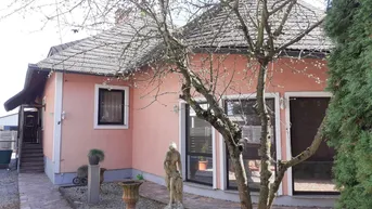 Expose Einzigartige Gelegenheit - Großzügiges, modernes Einfamilienhaus in erstklassiger Lage !