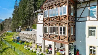 Expose Lambach Villa: Ihr historisches Hotel Juwel für touristische, kulturelle oder soziale Visionen - Traumausblick inklusive!