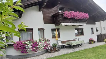 Expose Schönes Ein-Zweifamilienhaus in Söll: 6 Zimmer, Garten, Balkon und viel Platz!