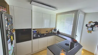 Expose Topangebot ! Gepflegte 3 Zimmerwohnung mit neuwertiger Einbauküche .