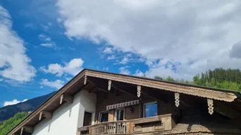 Expose Wohntraum im Zillertal ! Gepflegte 4 Zimmerwohnung in zentrumsnaher Ruhelage .