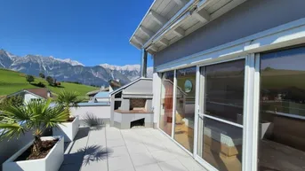 Expose Luxuriöse Haushälfte mit Dachterrasse,Balkon und Gartenterrasse nähe Golfplatz .
