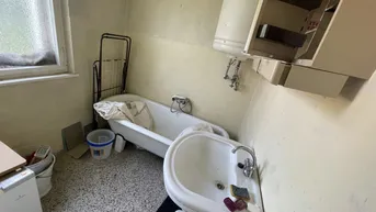 Expose Sanierungsbedürftige Wohnung mit attraktiver Raumaufteilung