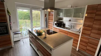 Expose Familienjuwel mit moderner Küche und Garten!