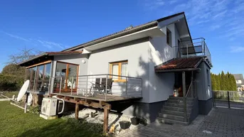 Expose Stylisches Einfamilienhaus mit großem Garten!