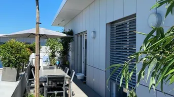 Expose Helle Dachterrassenwohnung mit offener Küche und Sauna!