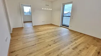 Expose Erstbezug nach Sanierung: Heller Wohnhit inkl. Parkplatz!