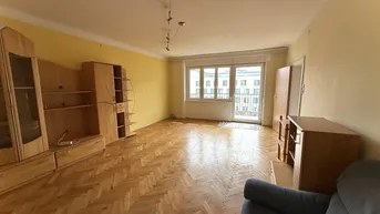 Expose Altbauhit: Exklusiver Blick auf den Schlossberg!