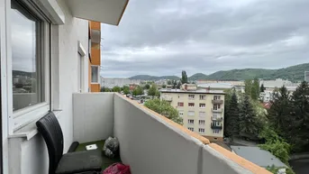 Expose Maisonette mit zwei Balkonen in Ruhelage: Parkplatz inklusive!