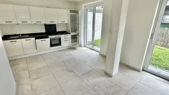 Expose Helle Räume - 3 getrennt begehbare Zimmer - Terrasse und Garten - TG Parkplatz!