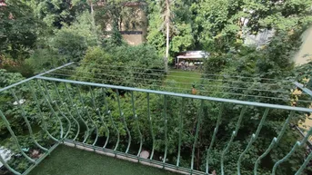 Expose Altbau - Wohntraum mit tollen Blick in den grünen Innenhof!