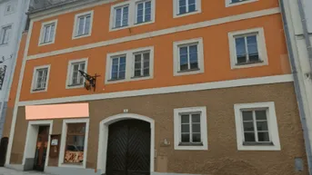 Expose ALTSTADTHAUS mit viel POTENZIAL nahe Hauptplatz mit Braunutzung und vermietetem Geschäftslokal und einer Wohnung