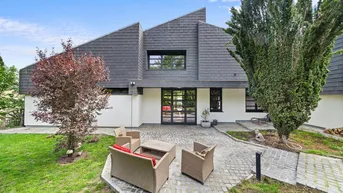 Expose Design trifft Entspannung: Architektenhaus mit Sauna und Indoor-Pool