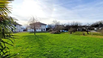 Expose Sonniges Baugrundstück für ein Einfamilienhaus mit Garten!