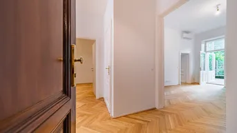 Expose ERSTBEZUG: Großzügige Raumaufteilung | Klimaanlage | 31m2 Terrasse mit Grünblick
