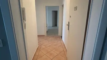 Expose Helle 3 Zimmer Wohnung (85m²) mit großem Balkon (10m²) – urbanes Wohnen in 1120