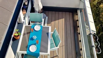 Expose Lichtdurchflutete Dachgeschoss Maisonette auf 2 Etagen mit 2 Terrassen 