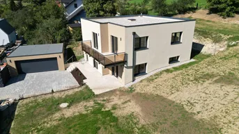 Expose Achtung Preisänderung - Einfamilienhaus in sonniger Lage - schlüsselfertiger Neubau mit Terrasse, Balkon und Doppelgarage