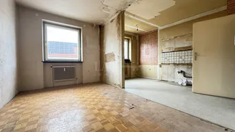 Expose Renovierungsbedürftige Wohnung in zentraler Lage!