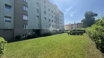 Expose 3-Zimmer-Wohnung mit großzügiger Terrasse und Garage !