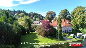 Expose +++ TRAUMHAFTE EICHGRABNER ZENTRUMSLAGE +++ Solide kleine Altbauvilla auf 943 m² in bester Zentrumslage!