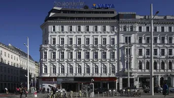 Expose Geschäftsfläche auf der Mariahilfer Straße Ecke Getreidemarkt zu mieten!