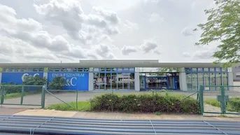 Expose Gewerblich nutzbare Liegenschaft mit Hallen- und Showroomflächen - Möglichkeit in U-Bahn-Nähe