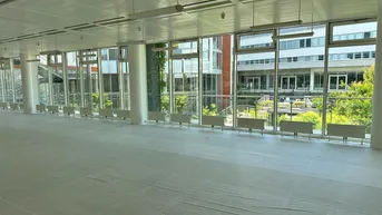 Expose Flexible Büroflächen mit Kundenzone im Erdgeschoss