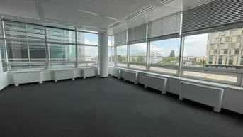 Expose Tech Gate - hochwertig und sofort verfügbare Büroﬂächen!